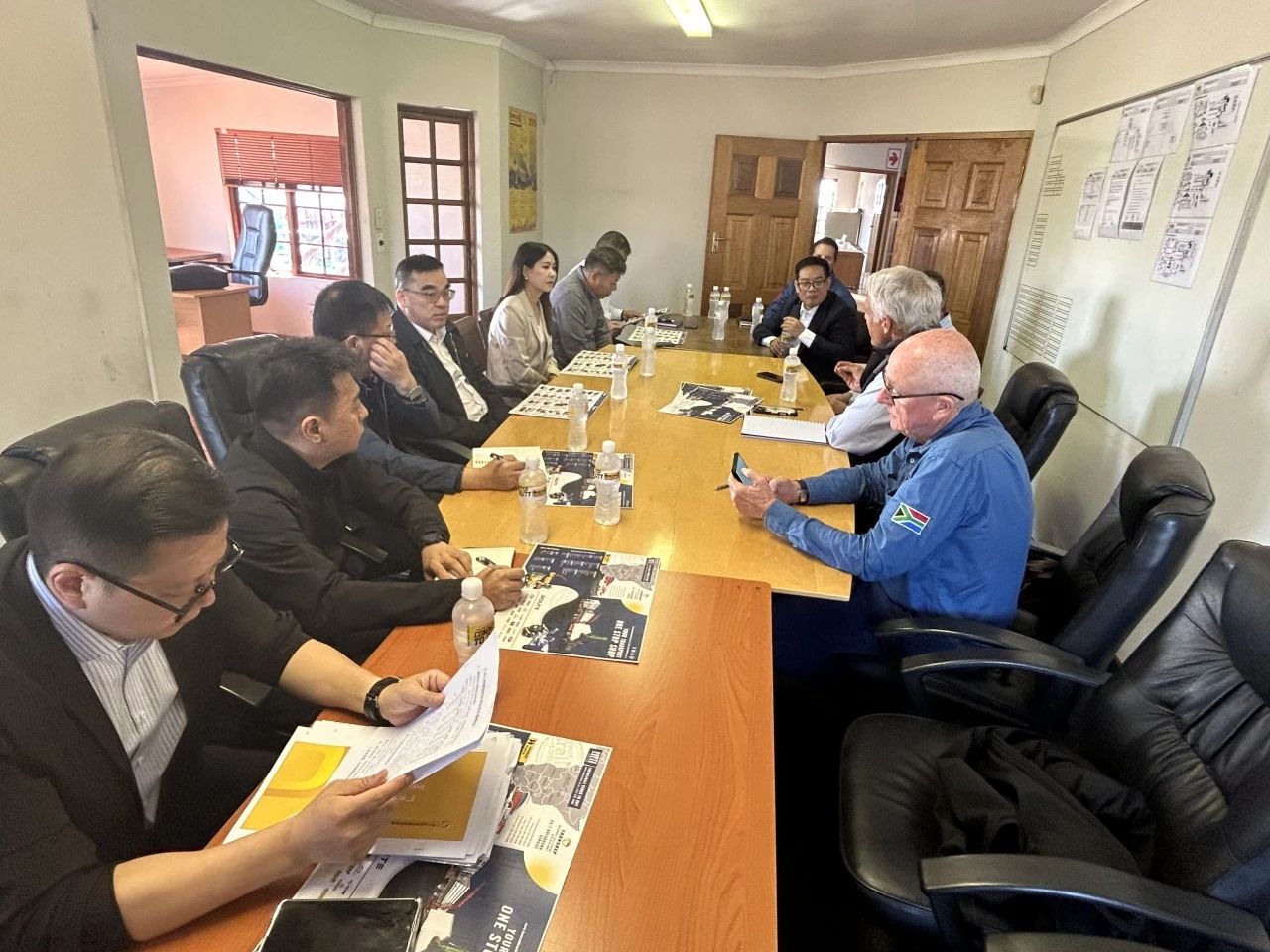 广州工控集团总经理王福铸率队调查J9集团智能南非子公司