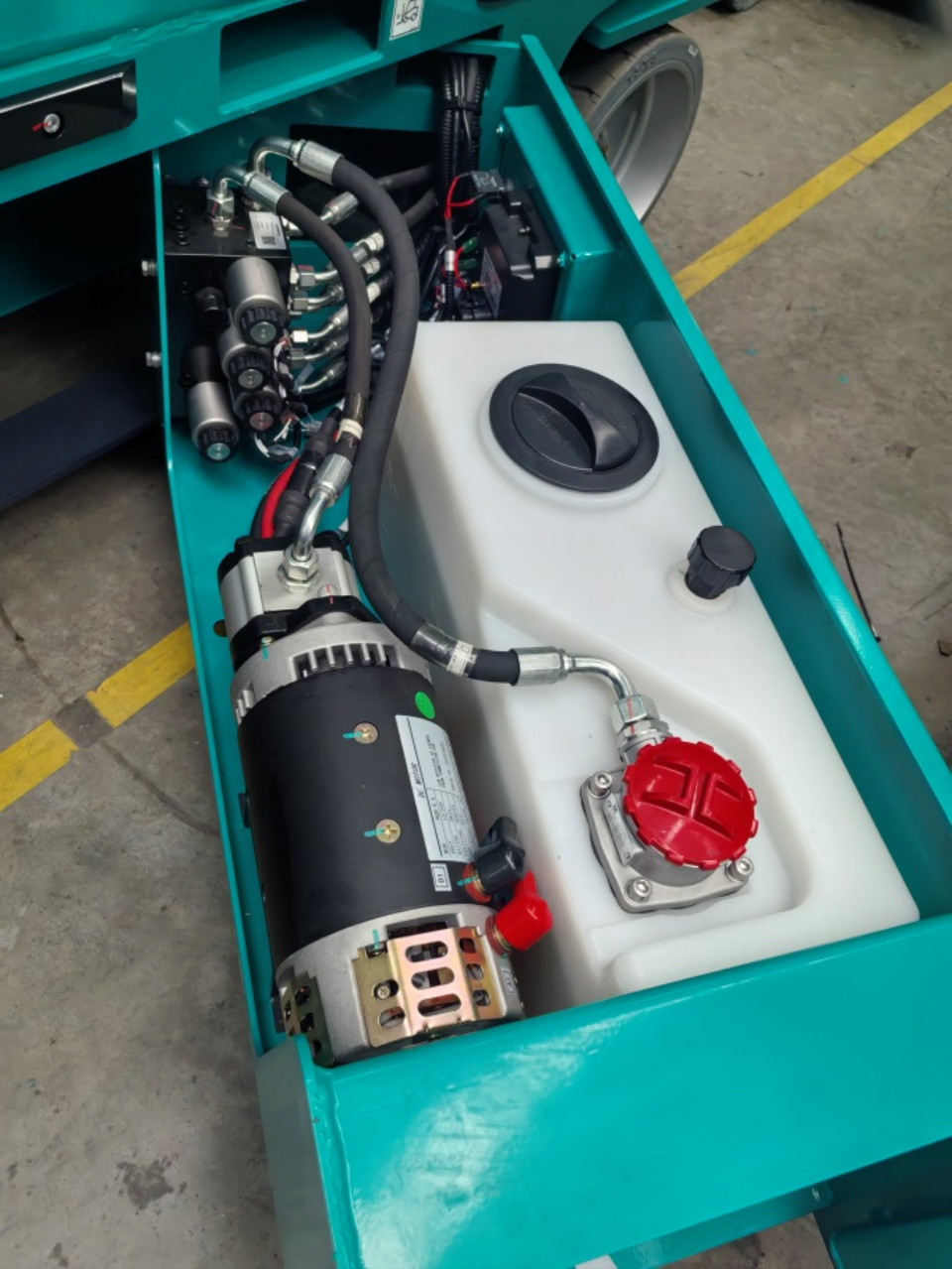 J9集团智能电动液驱剪叉系列产品全面升级，为客户创造更大价值