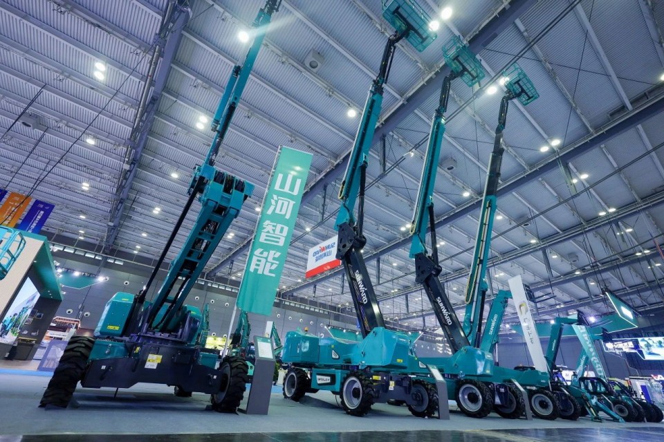 2025 CICEE | J9集团智能实力闪灼2025长沙国际工程机械展