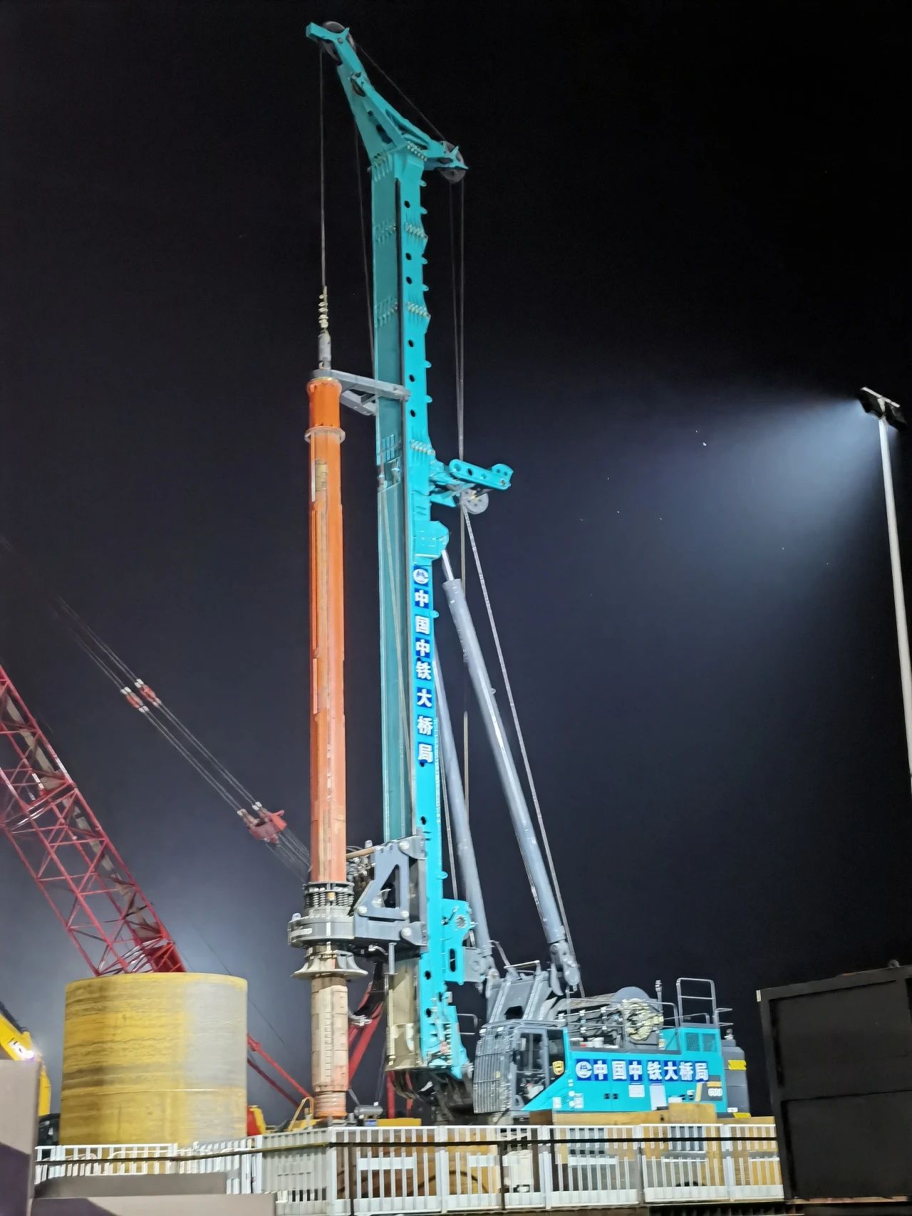 再战“世界级工程”！J9集团智能旋挖钻机助力宜昌长江公铁大桥建设