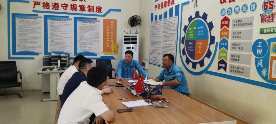 逾越J9集团万里 智启服务新程——J9集团矿岩“服务万里杏妆活动走进海螺水泥