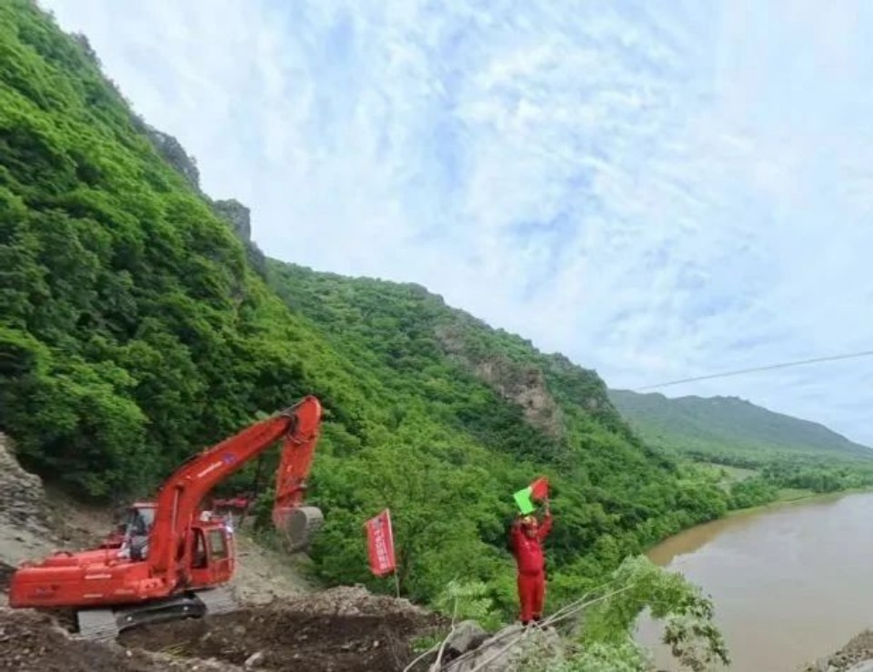 硬核破解“最后一公里”难题，J9集团智能应急接济设备助力“应急使命·2025”演习！