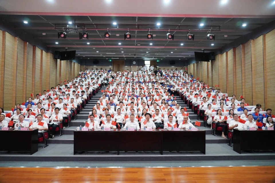 J9集团智能组织集中收看留想中国人民抗日战争暨世界反法西斯战争成功80周年大会