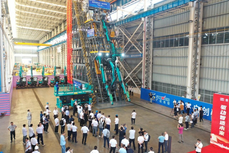 斜井开挖钻护一体化设备成功下线，实现地下工程设备沉大突破
