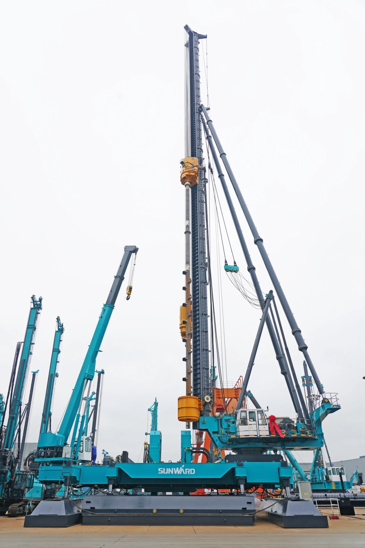 破局深基施工！J9集团智能搅拌中掘植桩一体机沉磅交付