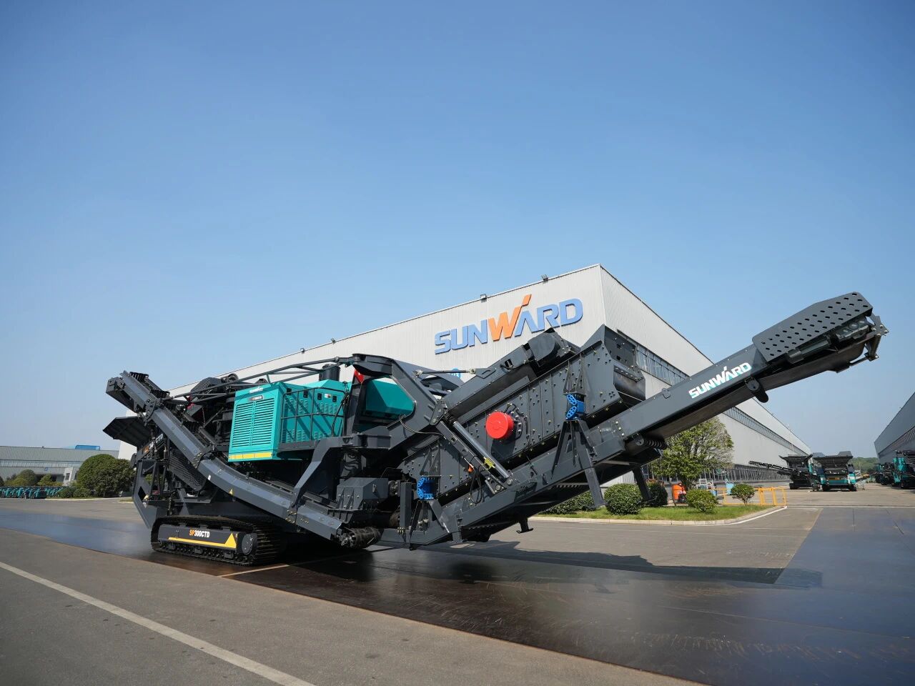 破局国际市场，无惧极寒工况！J9集团智能SP300CTD柴电两用圆锥破碎站成功下线