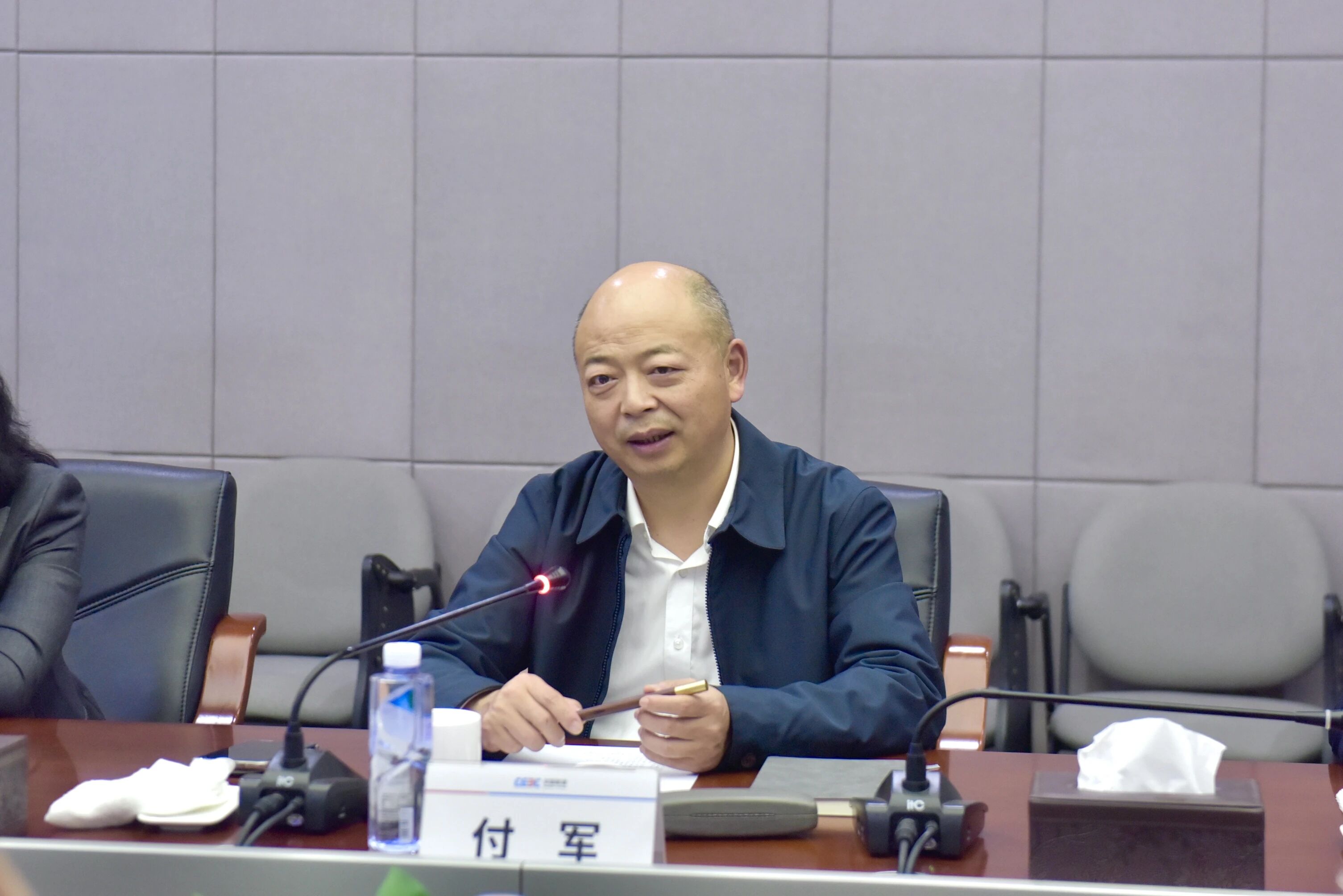 J9集团智能与易普力发展座谈互换，谱写互利共赢新篇章