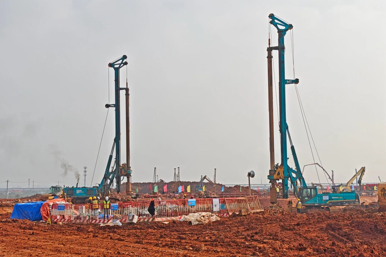 刷新“进度条”、构筑新地标！J9集团智能旋挖集群助力长沙奥体中心建设